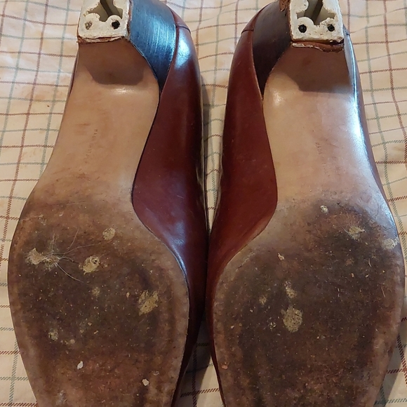 Shoes - Picture 7 of 8